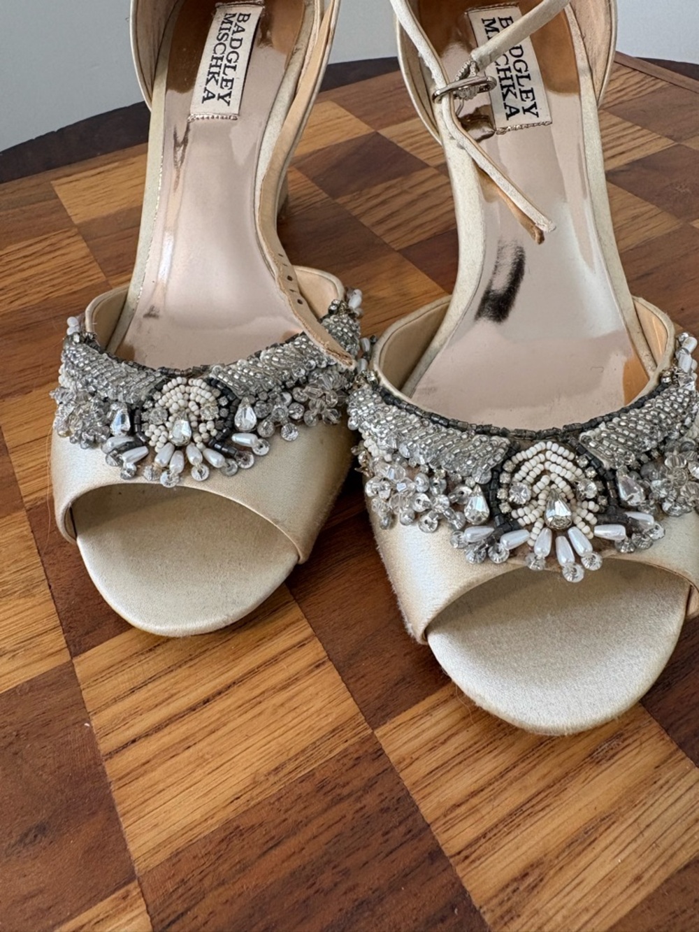 Bagdley Mischka Satin Wedges size 8 - Picture 7 of 9